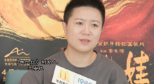 把冰块放进女人的下面
